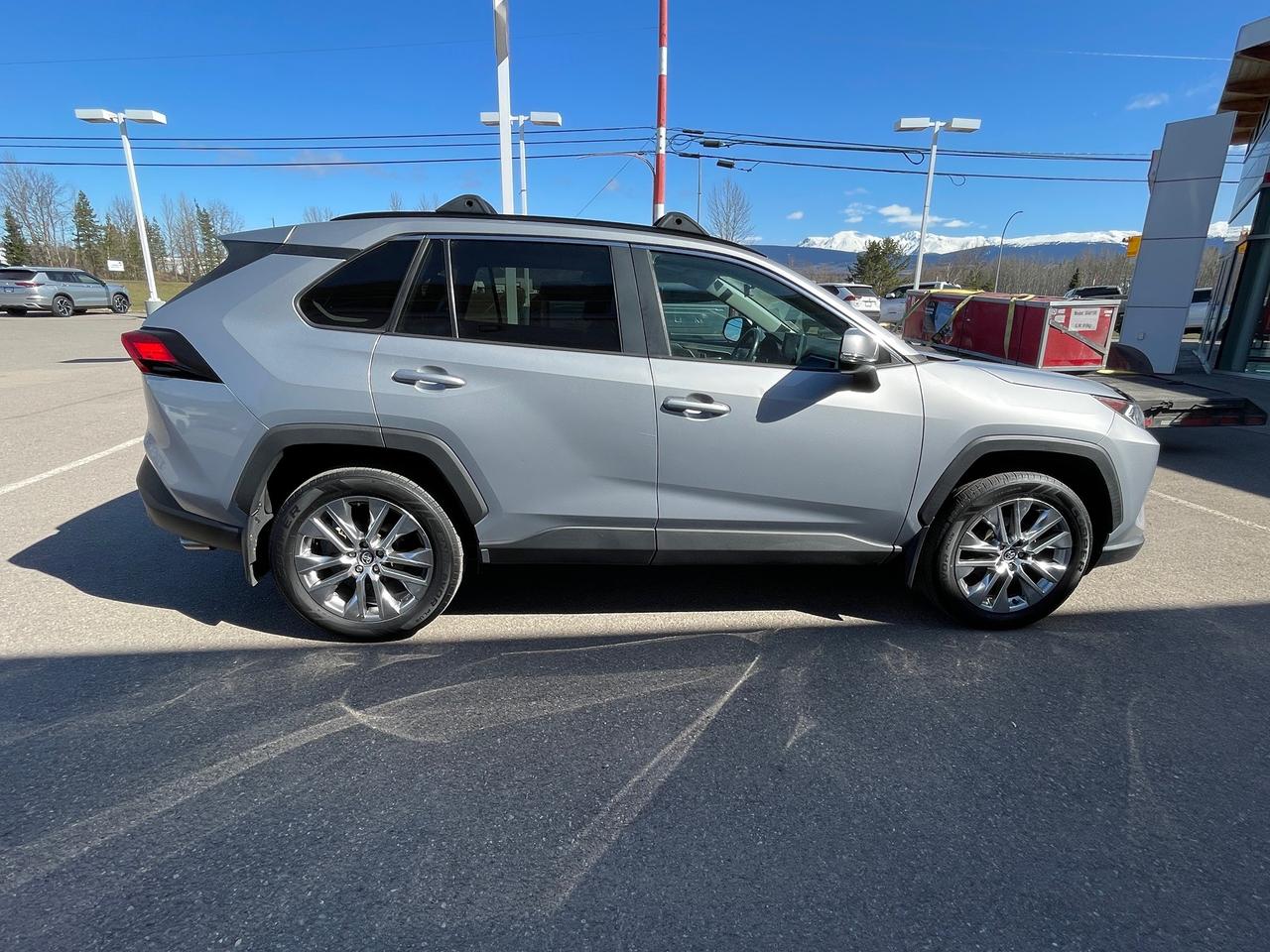2020 Toyota RAV4  Photo3