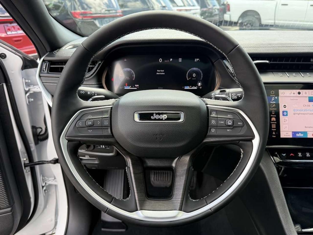 2026 Jeep Grand Cherokee ALTITUDE 4X4 Photo