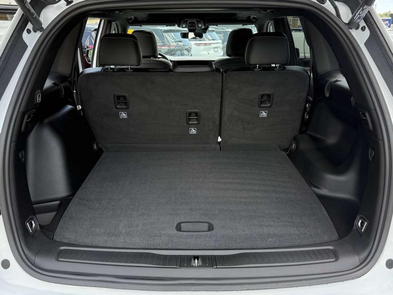 2026 Jeep Grand Cherokee ALTITUDE 4X4 Photo