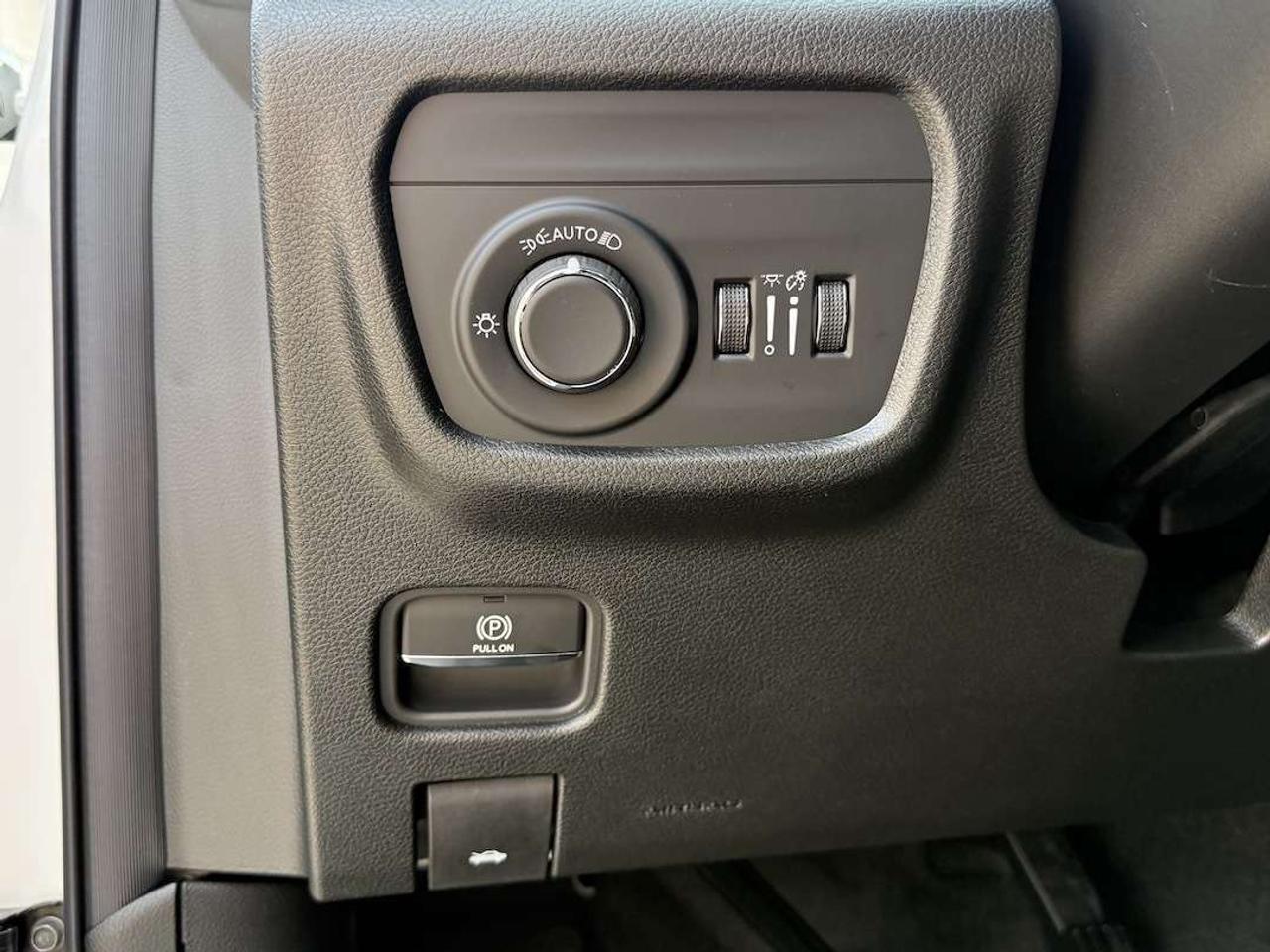 2026 Jeep Grand Cherokee ALTITUDE 4X4 Photo