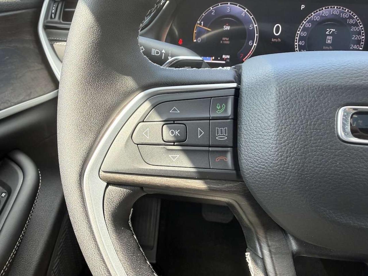 2026 Jeep Grand Cherokee ALTITUDE 4X4 Photo