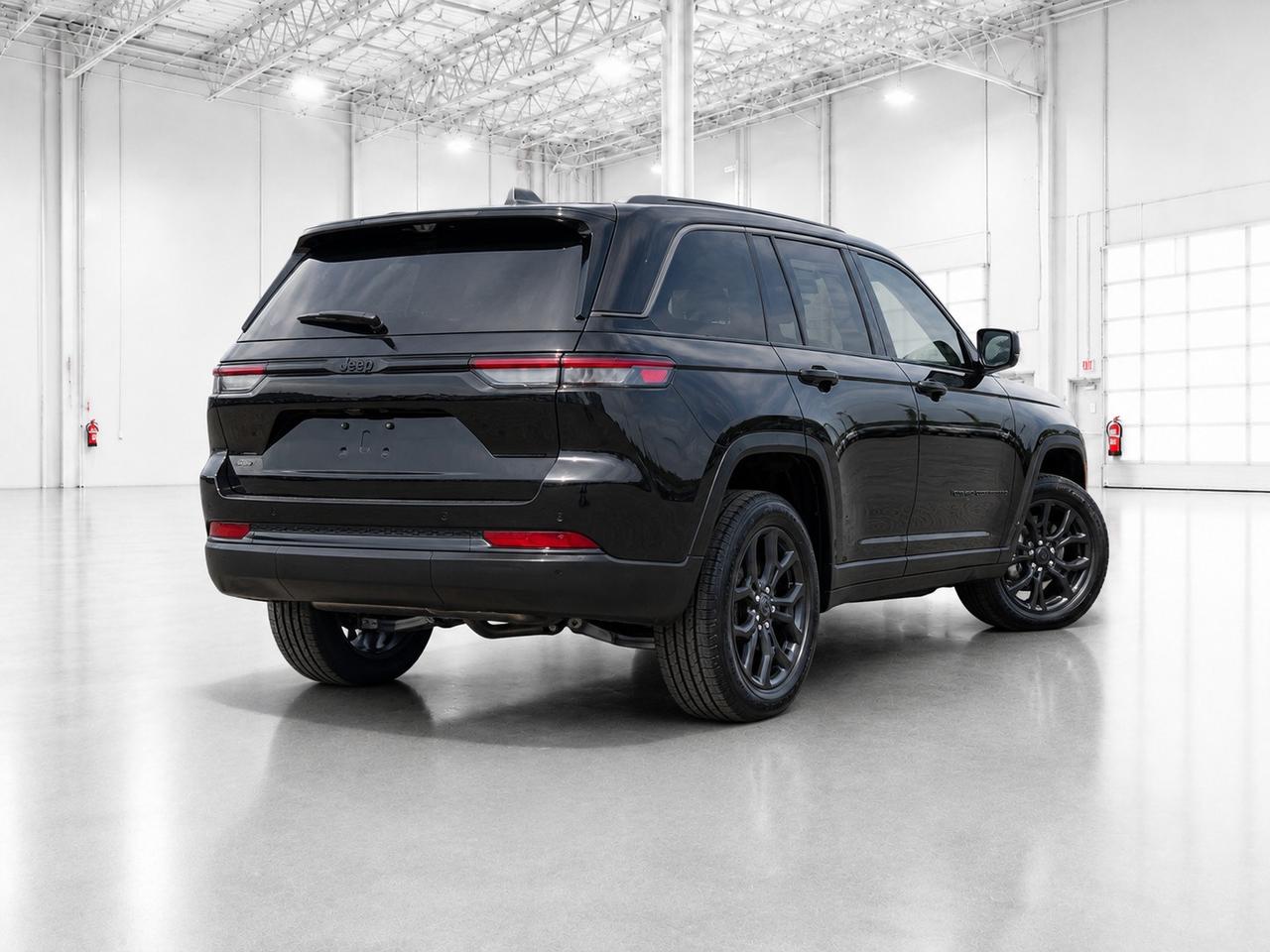 2026 Jeep Grand Cherokee LIMTED RESERVE | Premium Pack | Tow Pkg Photo2