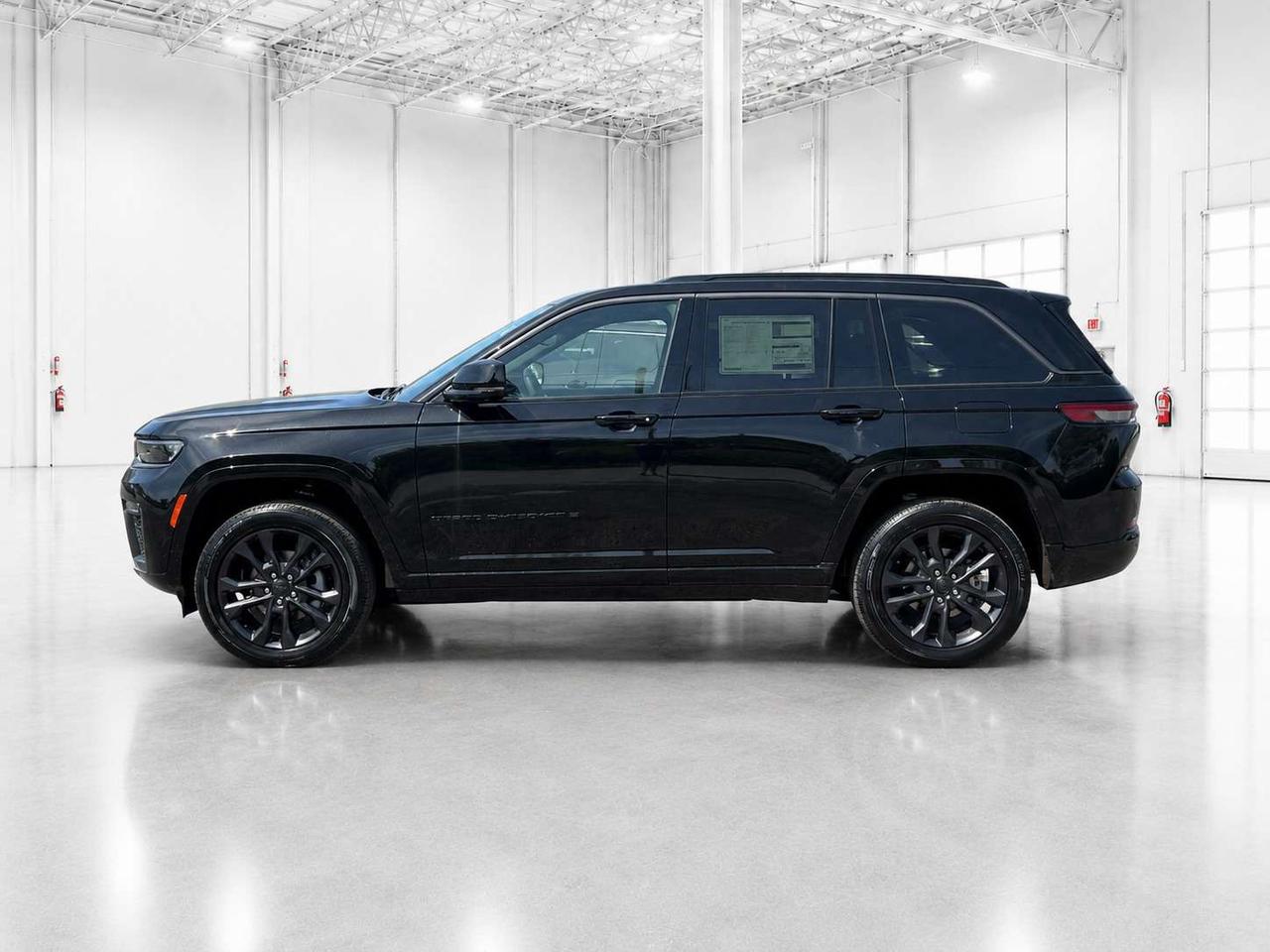 2026 Jeep Grand Cherokee LIMTED RESERVE | Premium Pack | Tow Pkg Photo3
