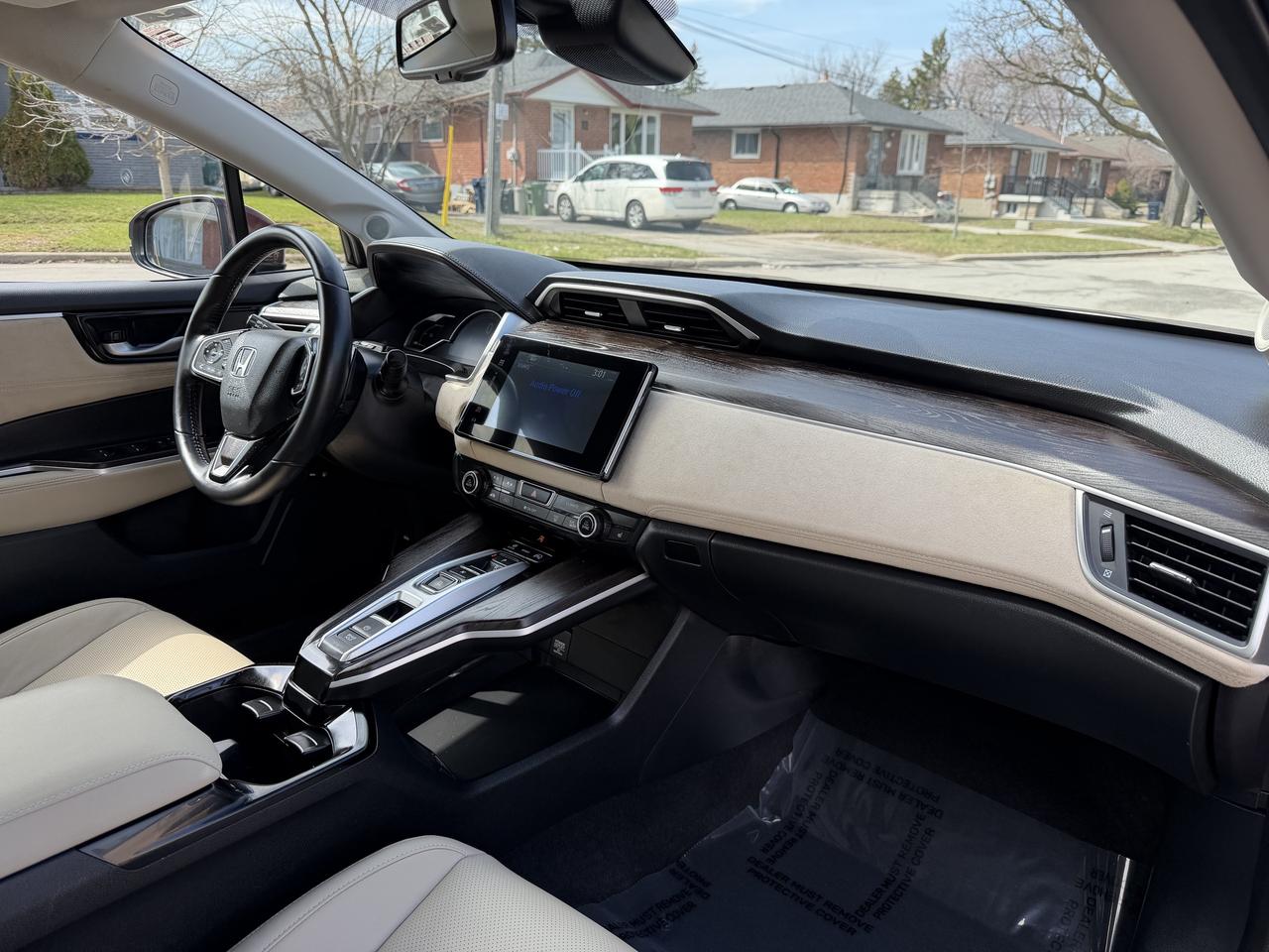 2018 Honda Clarity Plug-In Hybrid Touring Sedan Photo