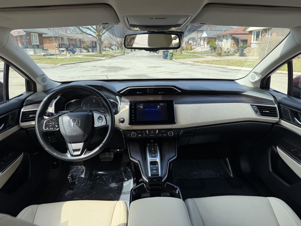 2018 Honda Clarity Plug-In Hybrid Touring Sedan Photo