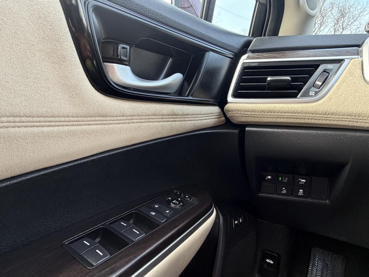 2018 Honda Clarity Plug-In Hybrid Touring Sedan Photo