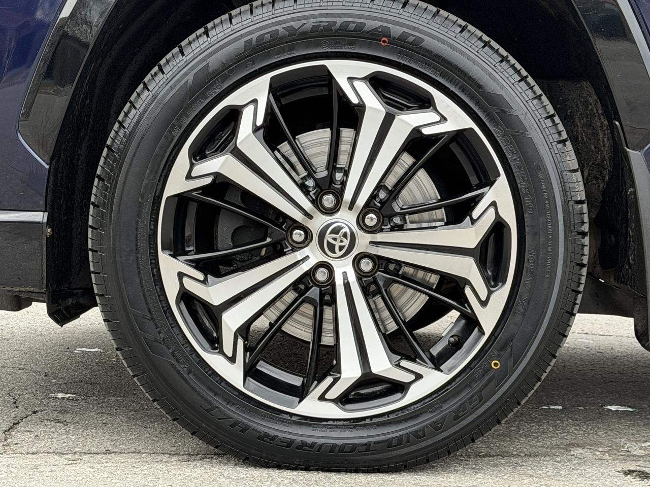 2021 Toyota RAV4 Prime XSE AWD Photo