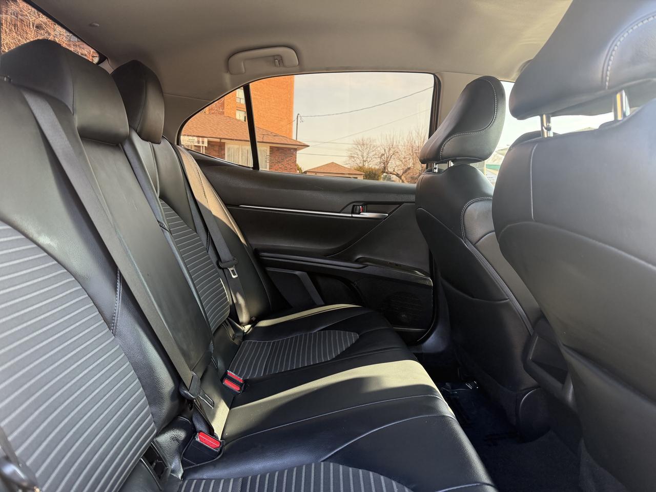 2021 Toyota Camry SE Auto Photo
