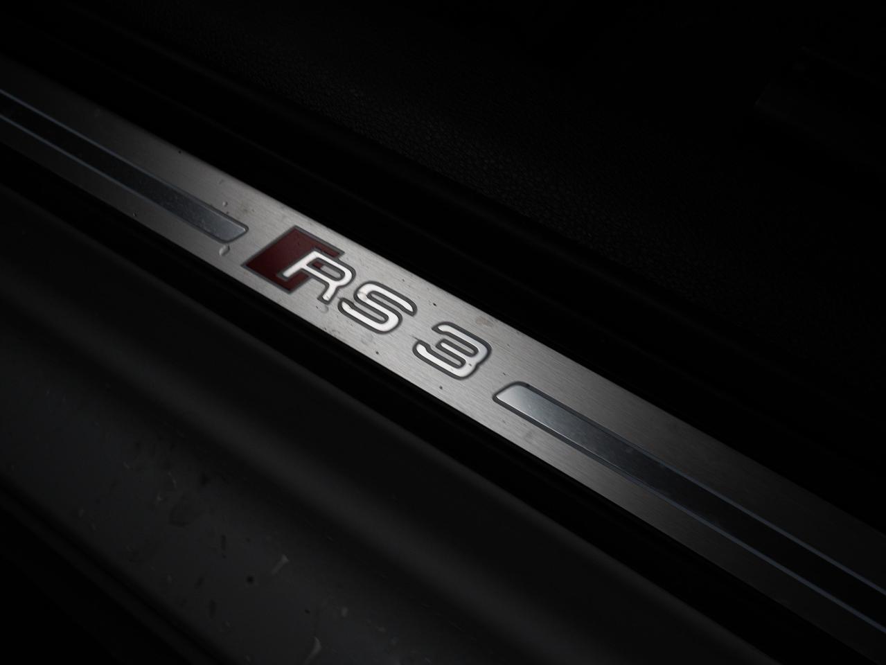 2020 Audi RS 3 Sedan BLACK OPTICS | CARBON FIBRE | B&O | SUNROOF Photo