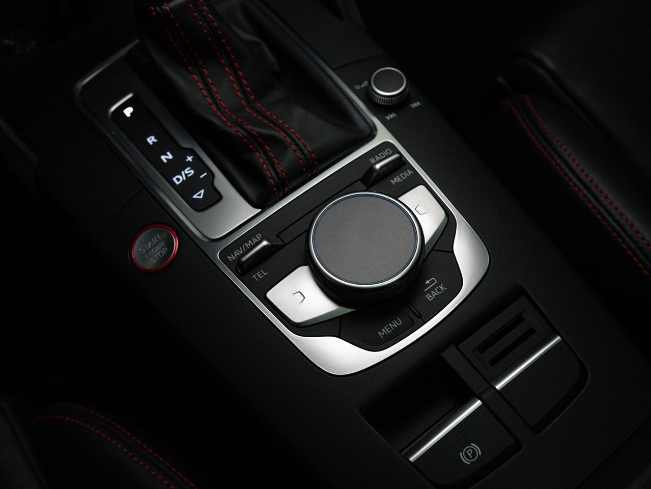 2020 Audi RS 3 Sedan BLACK OPTICS | CARBON FIBRE | B&O | SUNROOF Photo