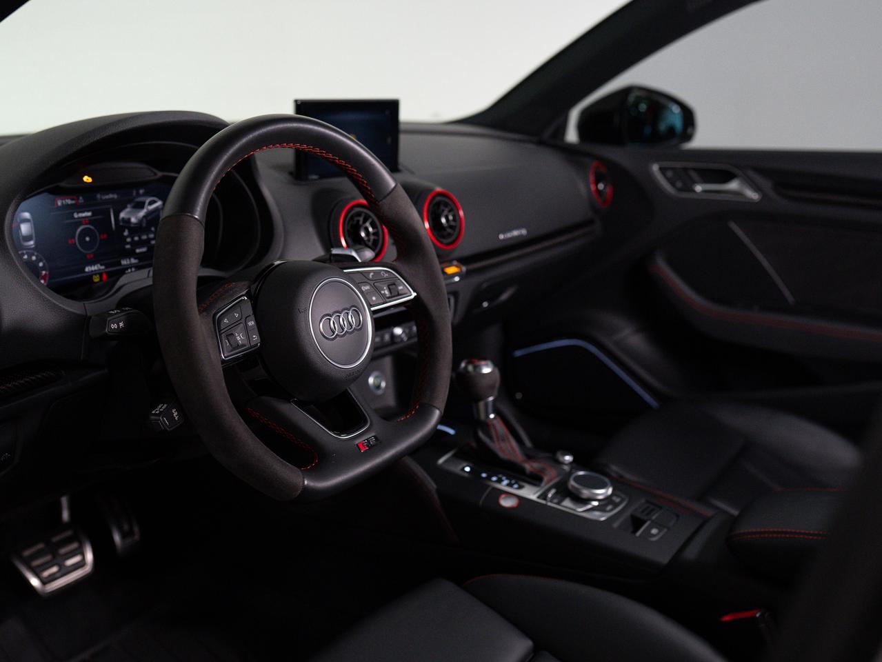 2020 Audi RS 3 Sedan BLACK OPTICS | CARBON FIBRE | B&O | SUNROOF Photo