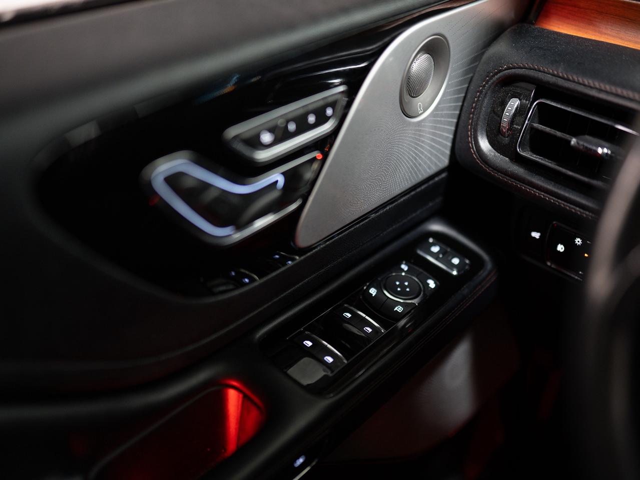 2020 Lincoln Aviator RESERVE | ELEMENTS PKG | REAR ENTERTAIMENT | 22 IN Photo