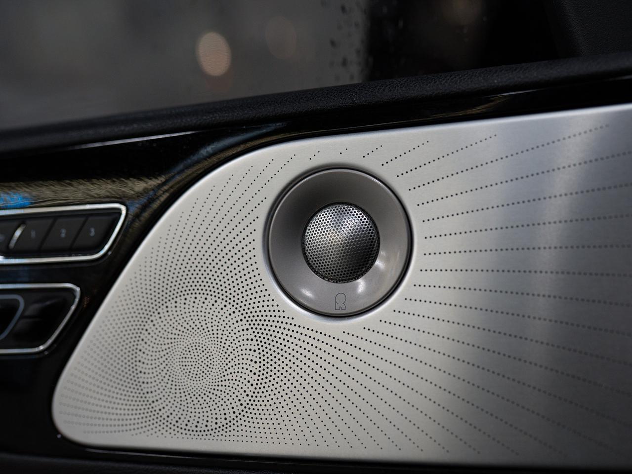 2020 Lincoln Aviator RESERVE | ELEMENTS PKG | REAR ENTERTAIMENT | 22 IN Photo