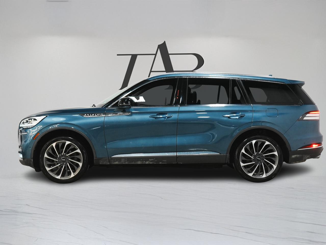 2020 Lincoln Aviator RESERVE | ELEMENTS PKG | REAR ENTERTAIMENT | 22 IN Photo
