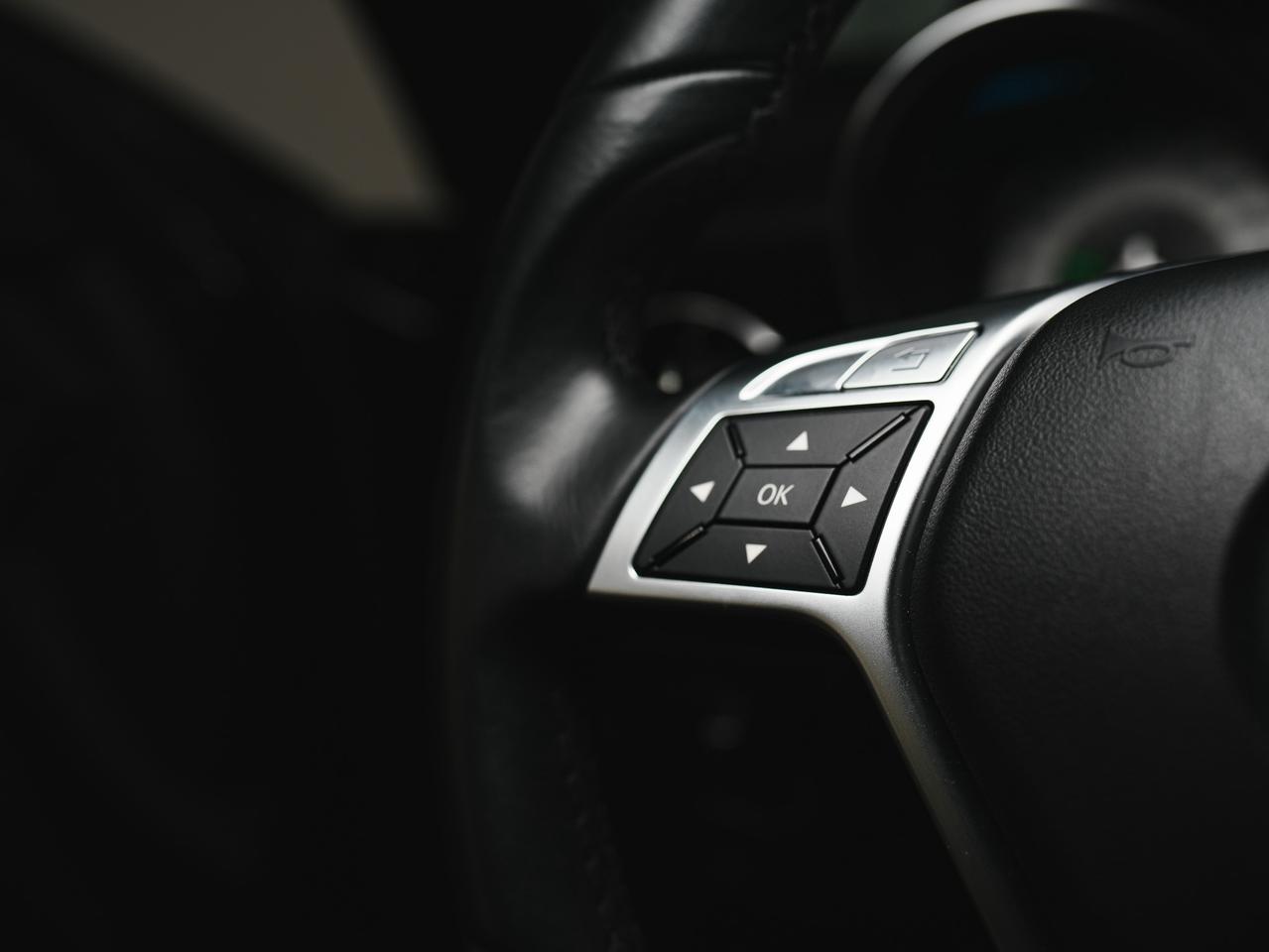 2015 Mercedes-Benz SLK 350 | AMG | CONVERTIBLE | PREMIUM PKG Photo