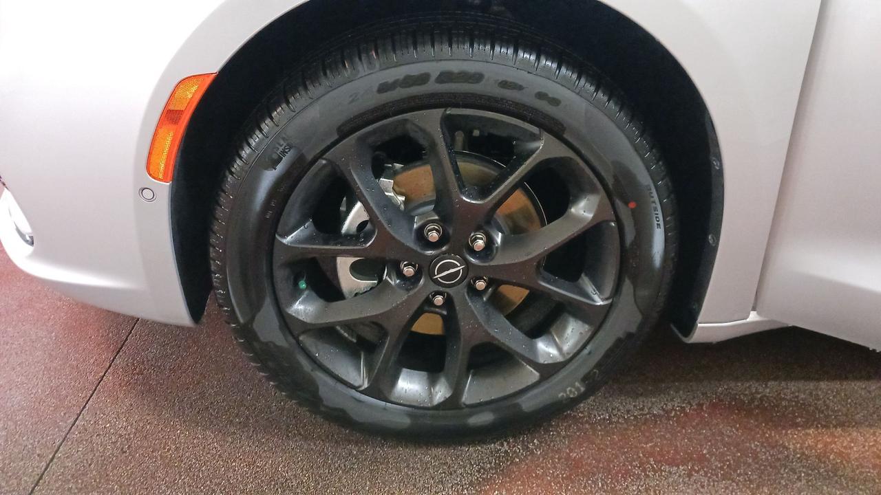 2026 Chrysler Pacifica Limited FWD Photo