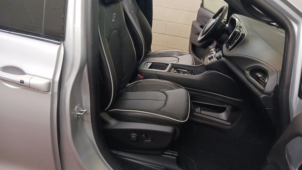 2026 Chrysler Pacifica Limited FWD Photo