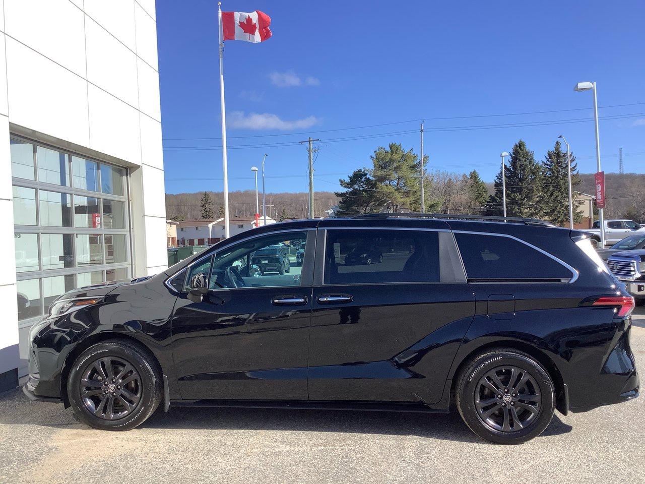 2024 Toyota Sienna  Photo