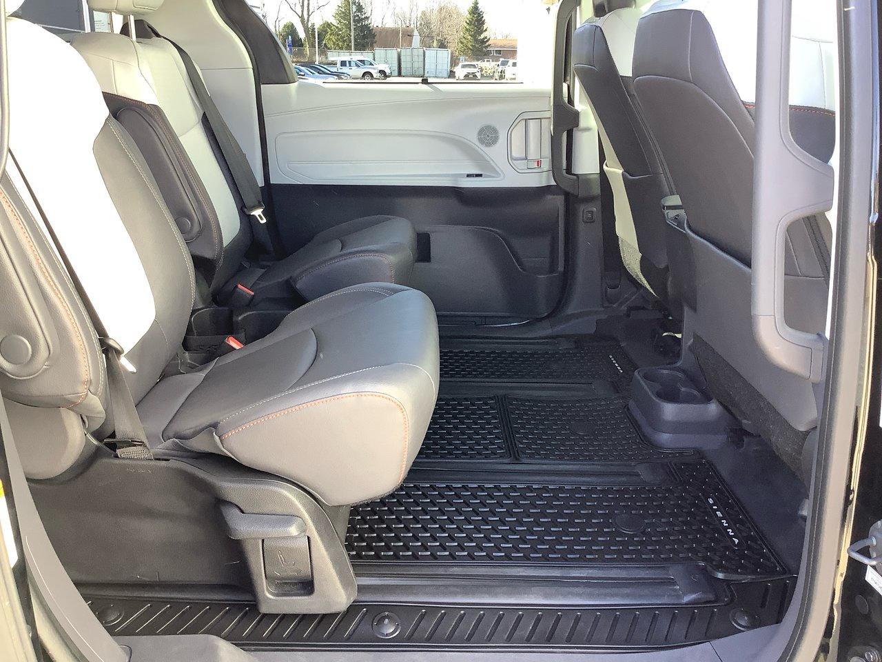 2024 Toyota Sienna  Photo