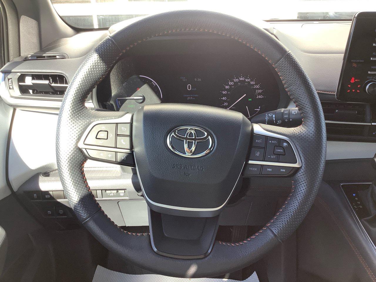 2024 Toyota Sienna  Photo