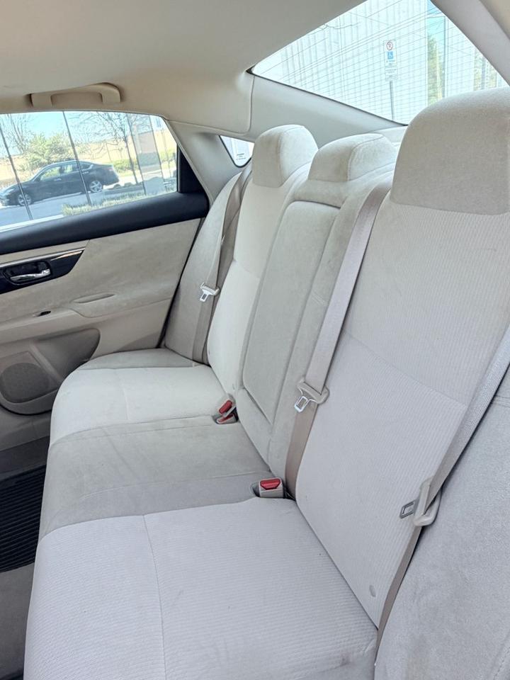 2013 Nissan Altima 4dr Sedan I4 CVT 2.5 Photo