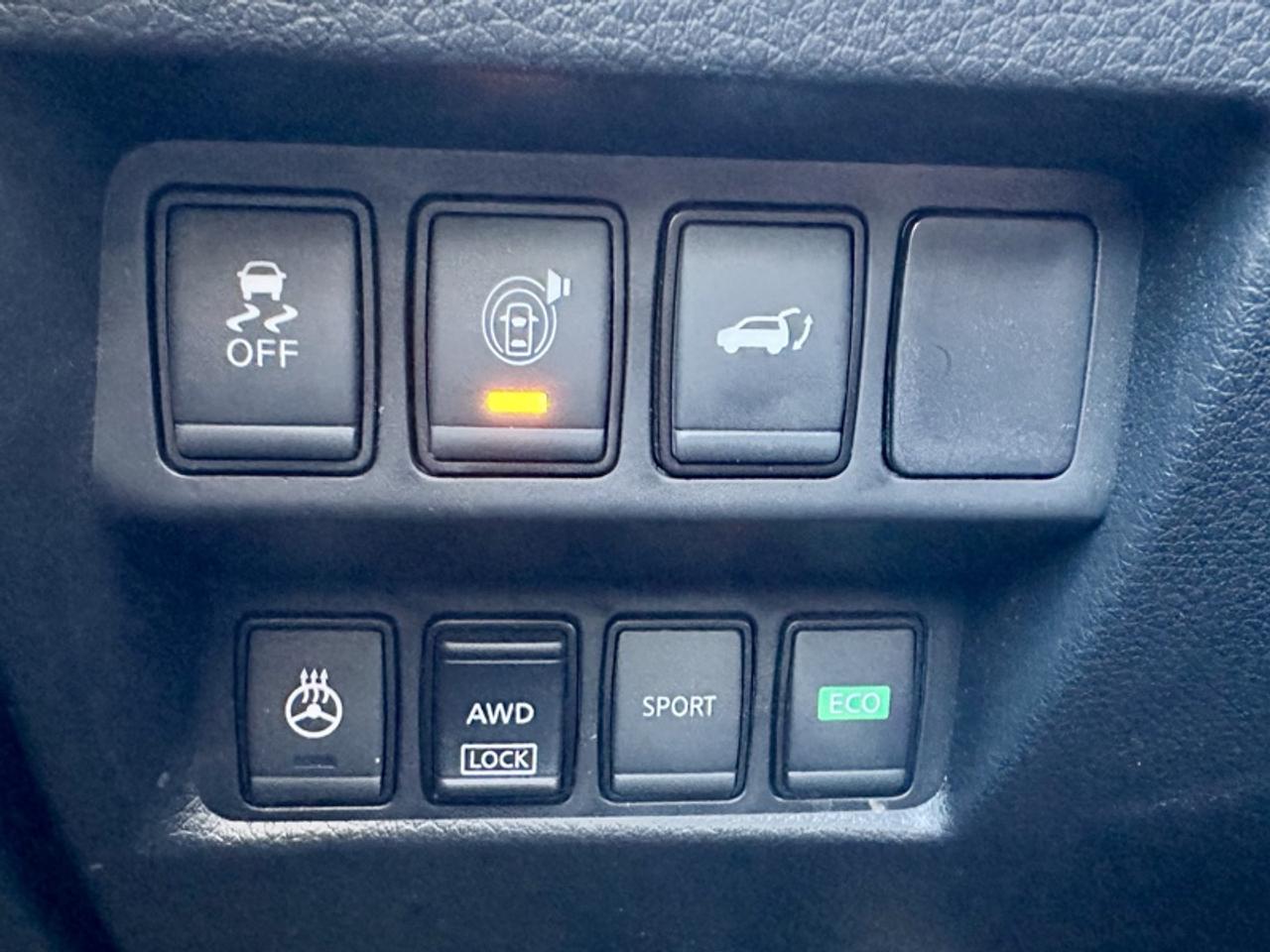 2017 Nissan Rogue S  - $142 B/W Photo