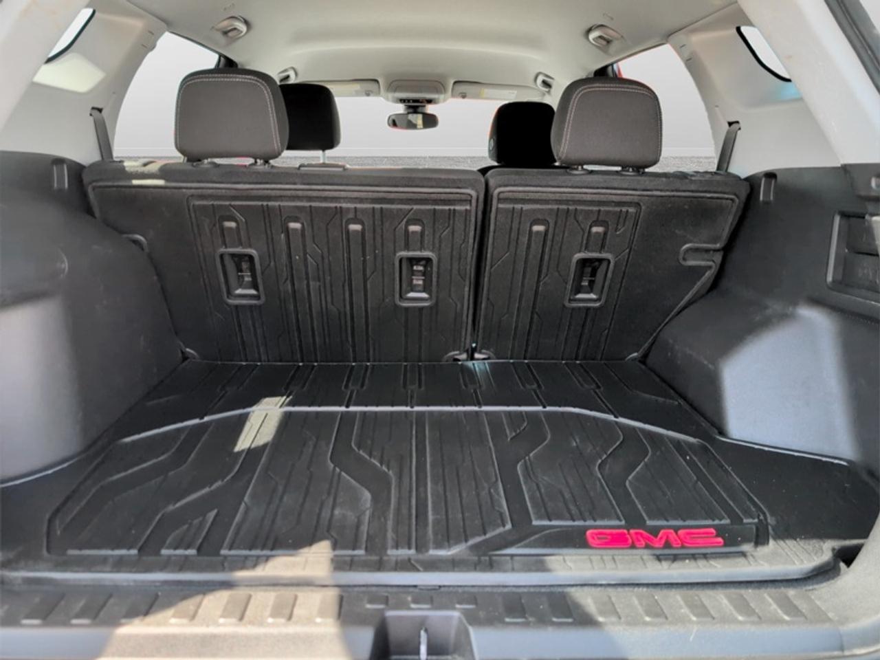 2024 GMC Terrain SLE Elevation  **AWD - APPLE CARPLAY** Photo