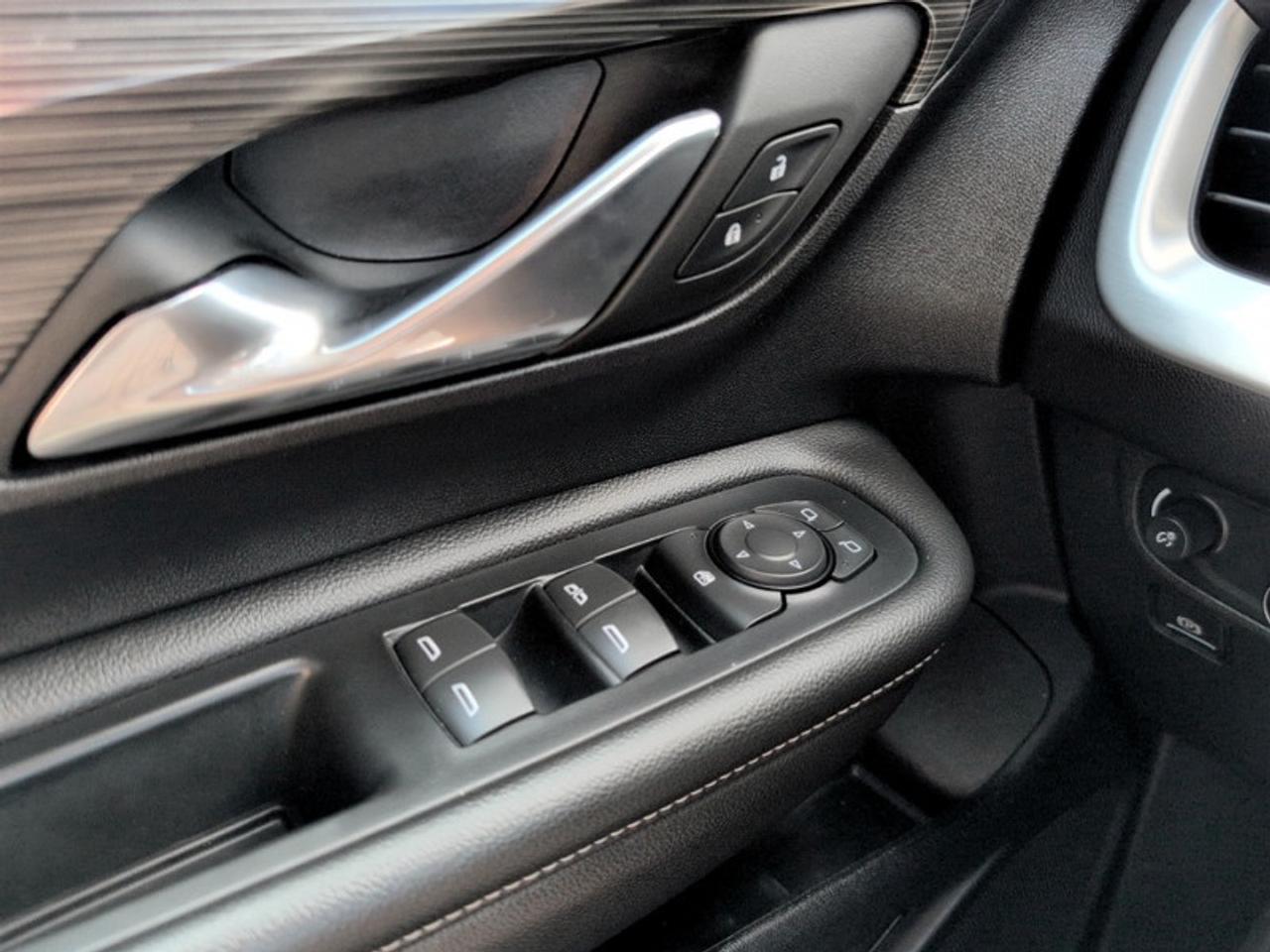 2024 GMC Terrain SLE Elevation  **AWD - APPLE CARPLAY** Photo