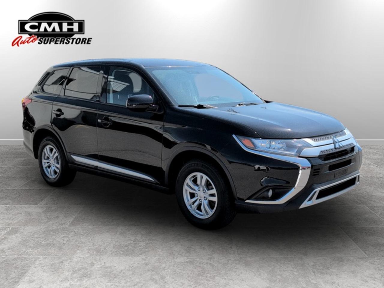 2020 Mitsubishi Outlander ES  **CLEAN CARFAX** Photo