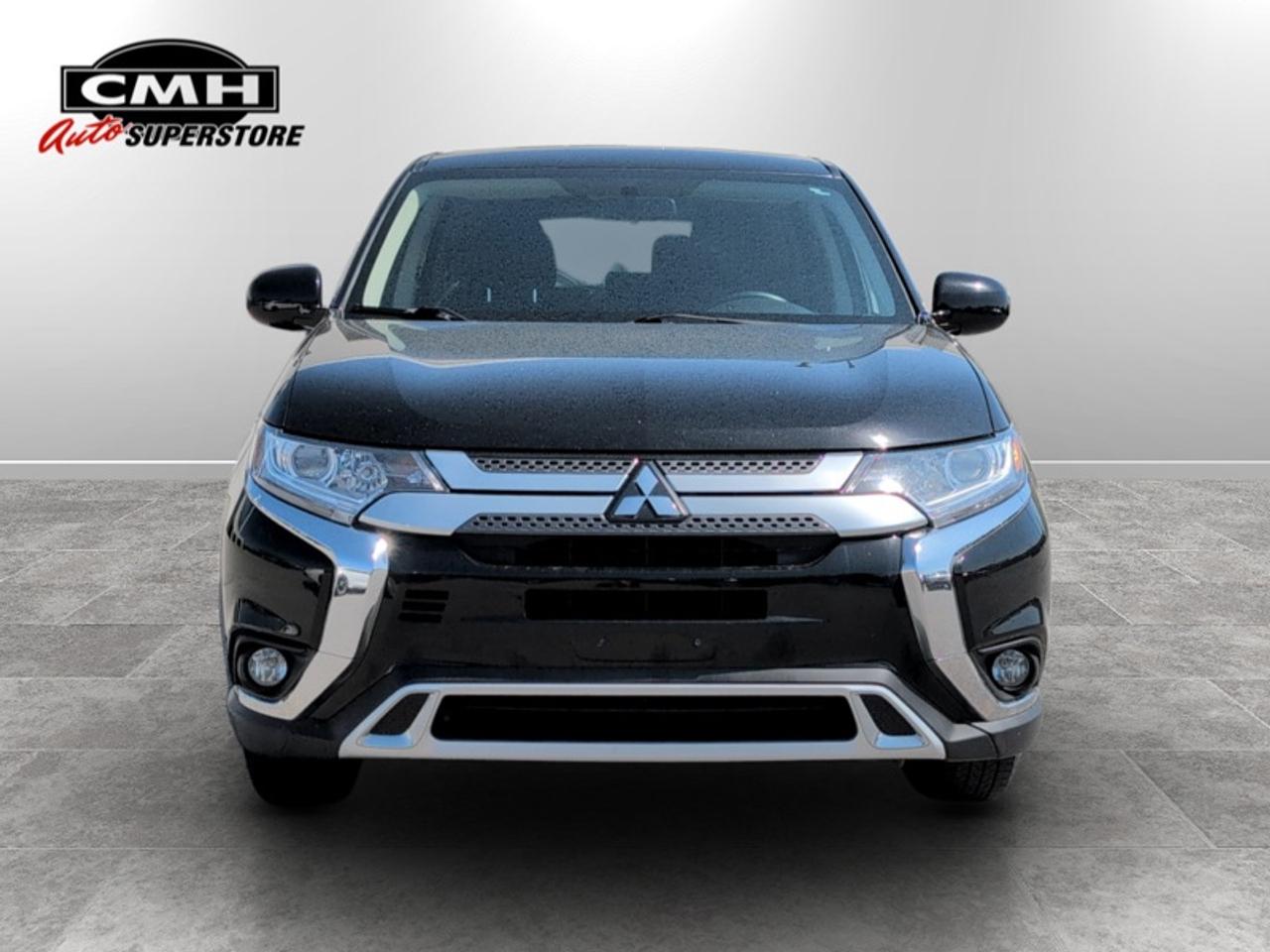 2020 Mitsubishi Outlander ES  **CLEAN CARFAX** Photo