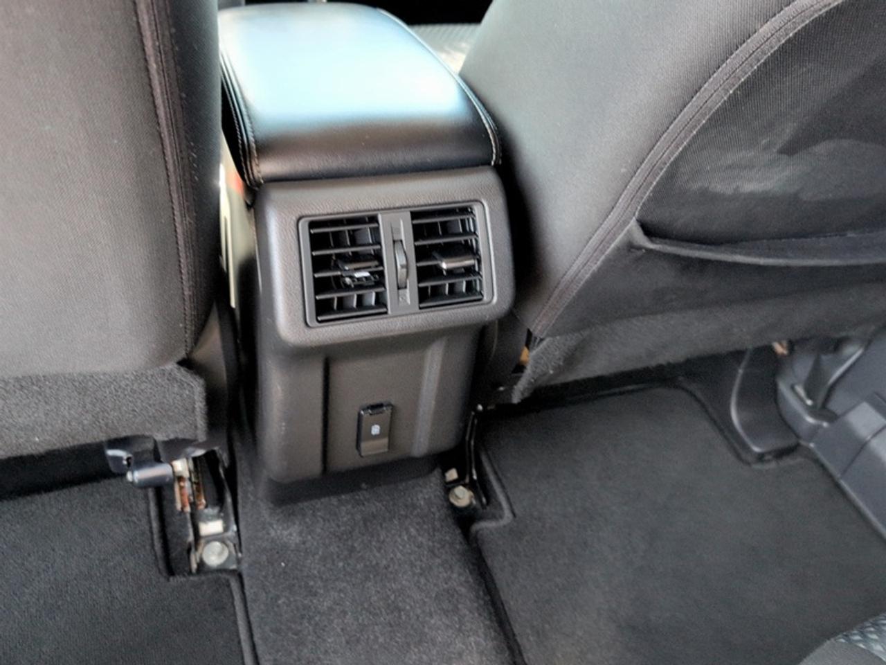 2020 Mitsubishi Outlander ES  **CLEAN CARFAX** Photo