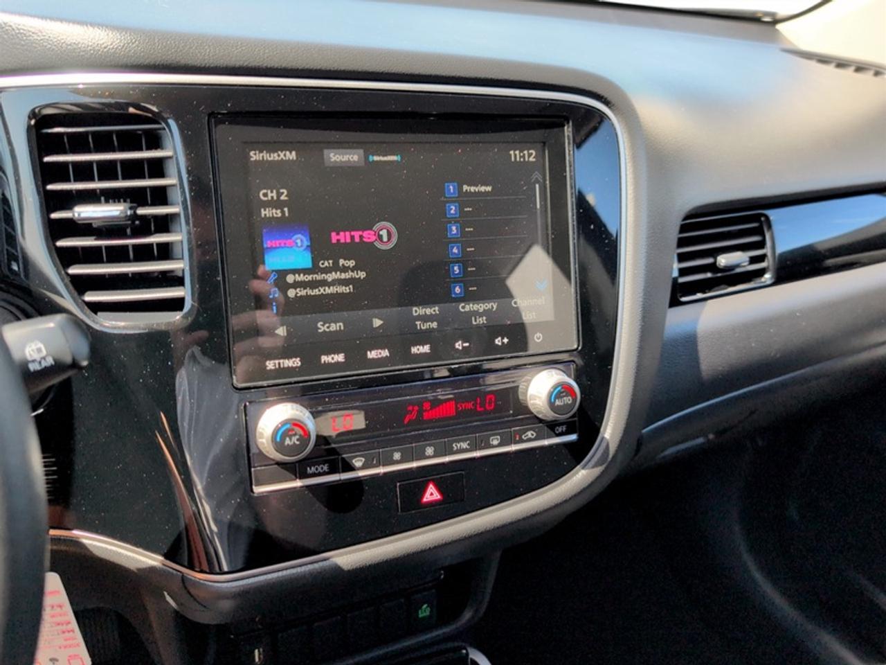 2020 Mitsubishi Outlander ES  **CLEAN CARFAX** Photo