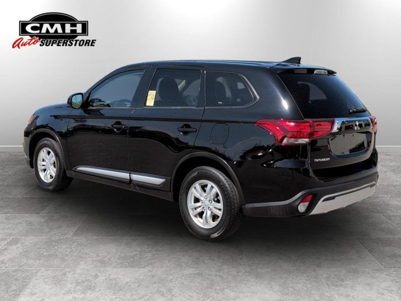 2020 Mitsubishi Outlander ES  **CLEAN CARFAX** Photo1
