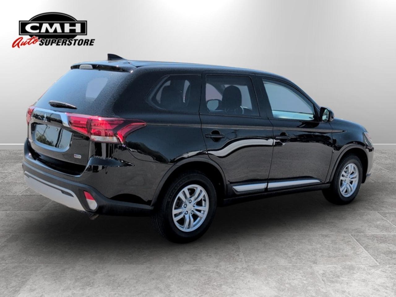 2020 Mitsubishi Outlander ES  **CLEAN CARFAX** Photo