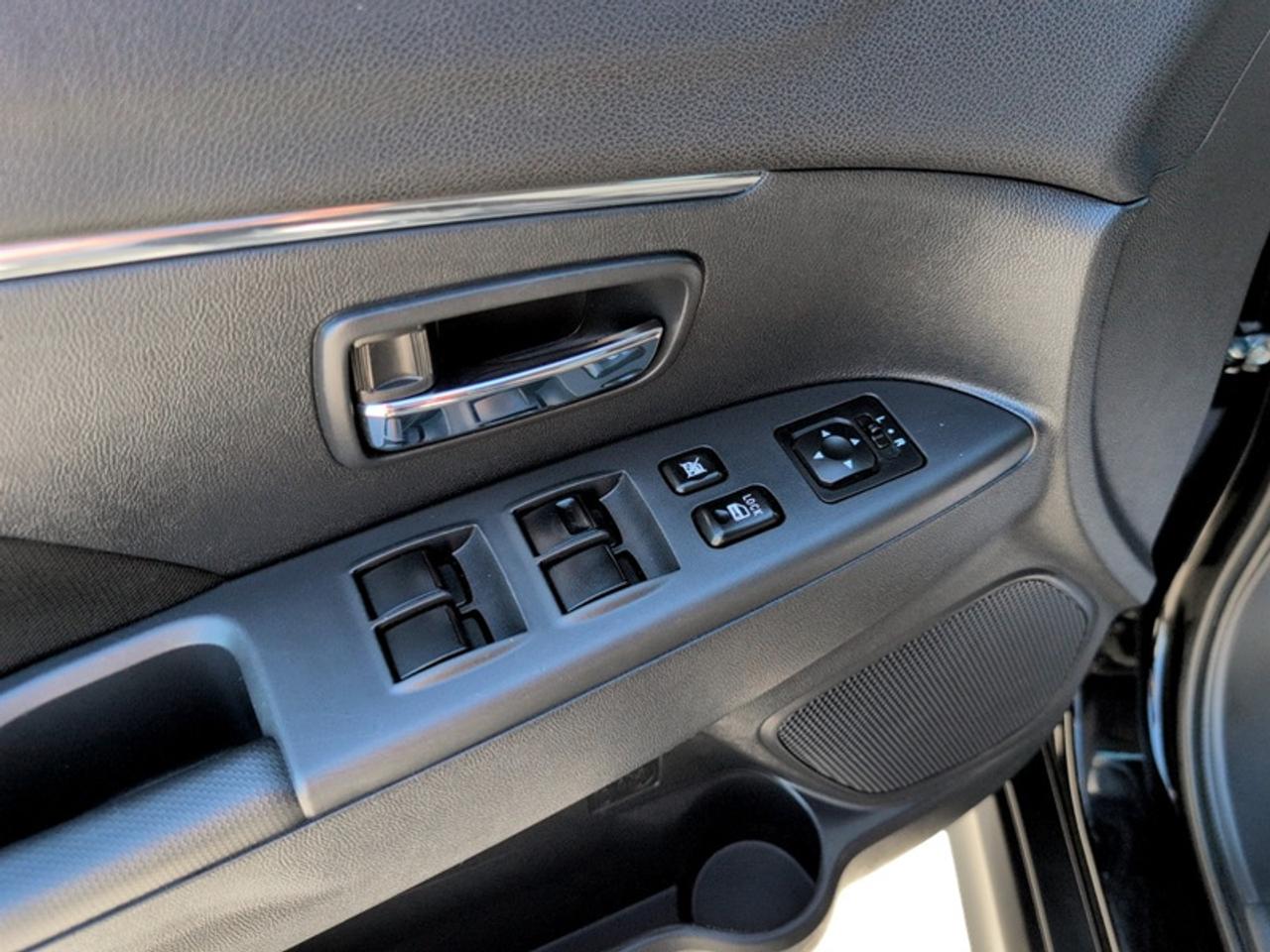2022 Mitsubishi RVR SE  **CLEAN CARFAX** Photo