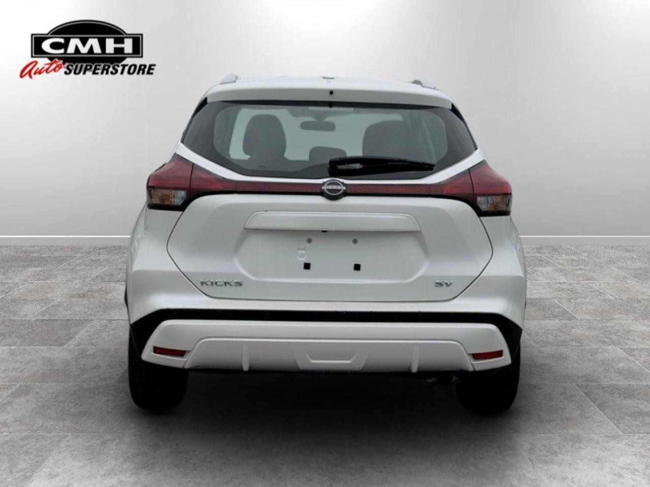 2024 Nissan Kicks SV  **CLEAN CF - LOW KMS** Photo3