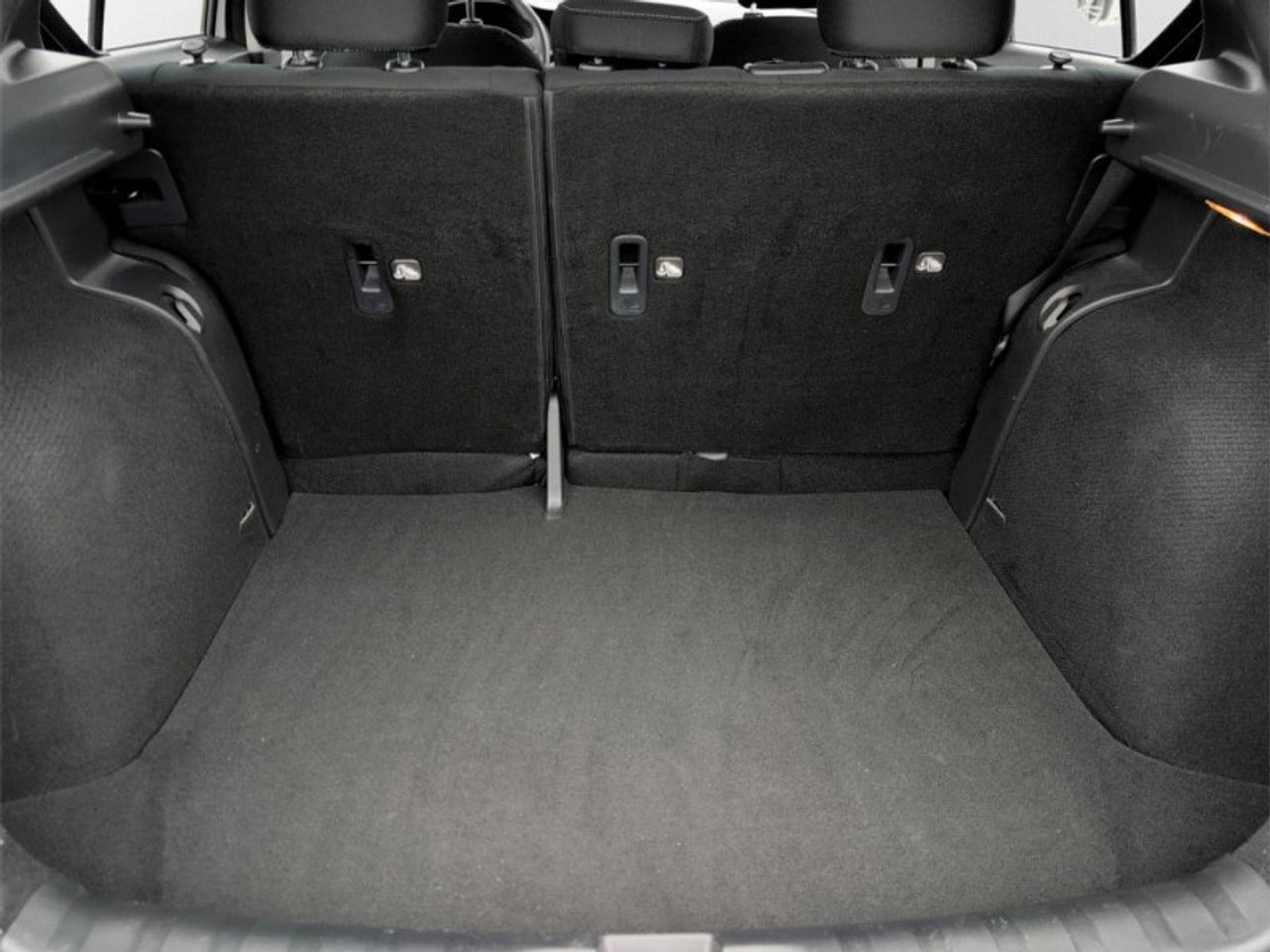 2024 Nissan Kicks SV  **CLEAN CF - LOW KMS** Photo