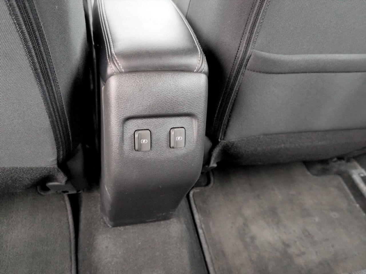 2024 Nissan Kicks SV  **CLEAN CF - LOW KMS** Photo