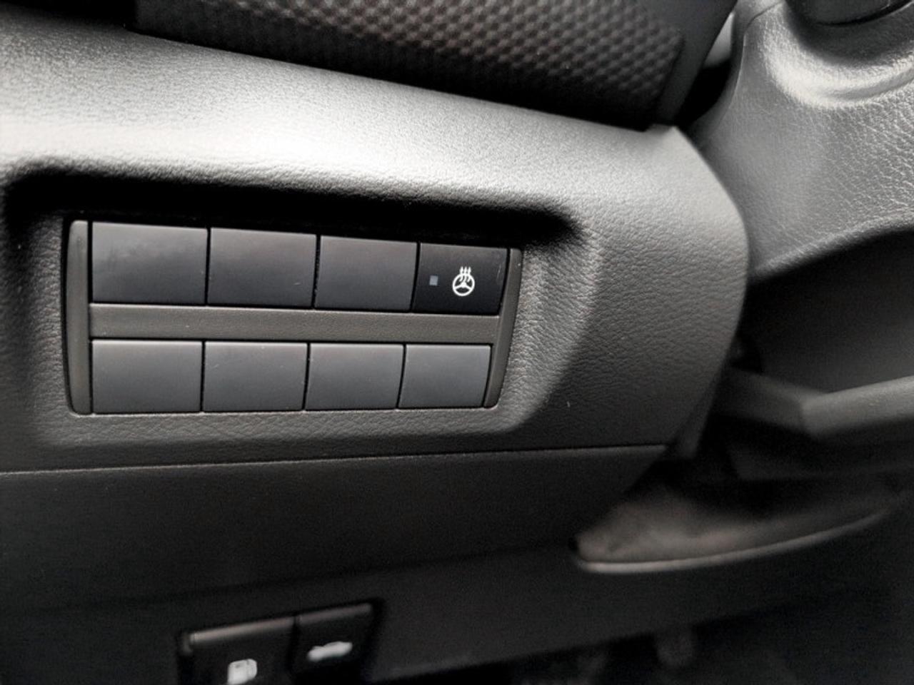 2024 Nissan Kicks SV  **CLEAN CF - LOW KMS** Photo