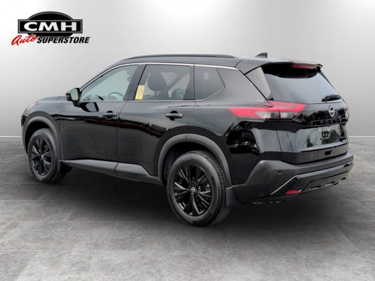 2023 Nissan Rogue SV Midnight Edition  **PANO ROOF** Photo2