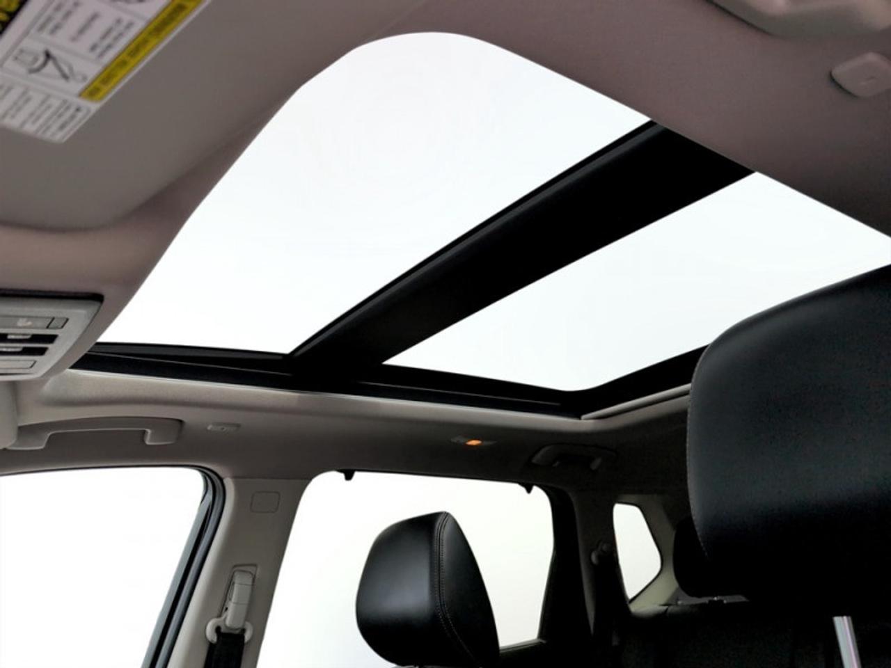 2023 Nissan Rogue SV Midnight Edition  **PANO ROOF** Photo