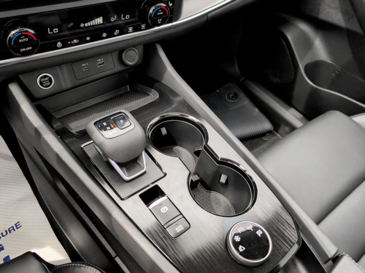 2023 Nissan Rogue SV Midnight Edition  **PANO ROOF** Photo