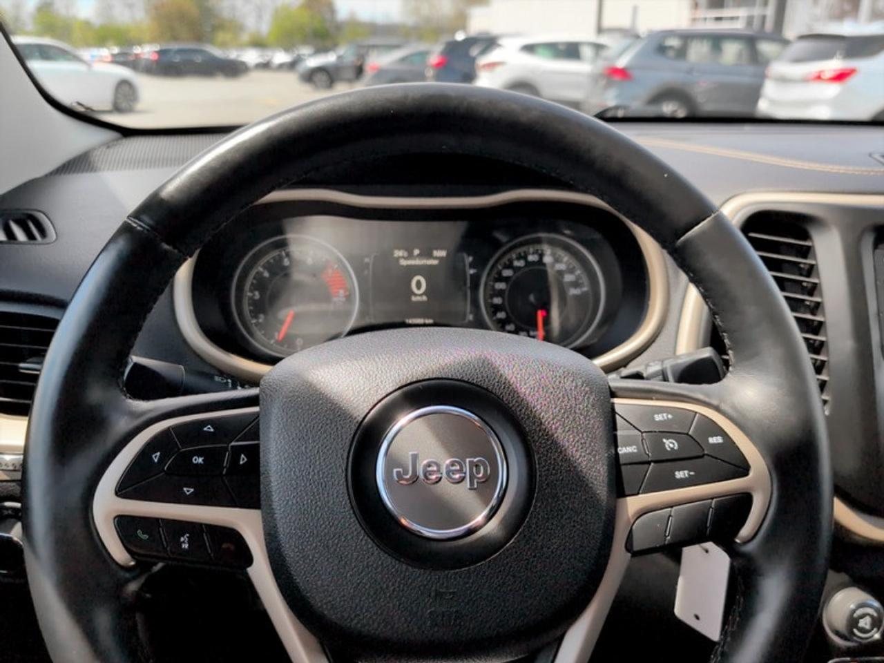 2018 Jeep Cherokee Sport Altitude  *3.2L PENTASTAR V6* Photo