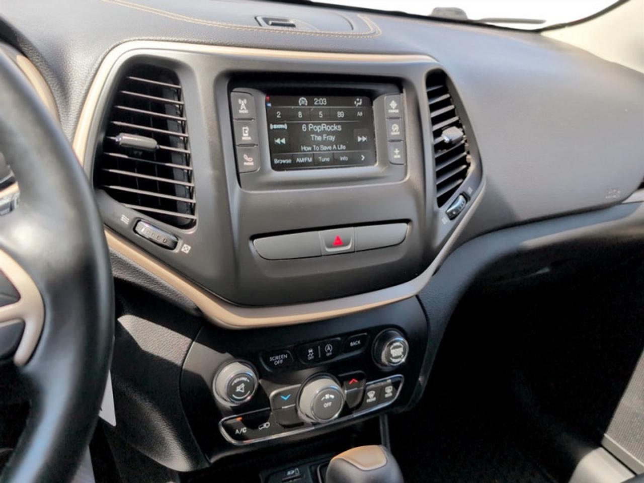 2018 Jeep Cherokee Sport Altitude  *3.2L PENTASTAR V6* Photo