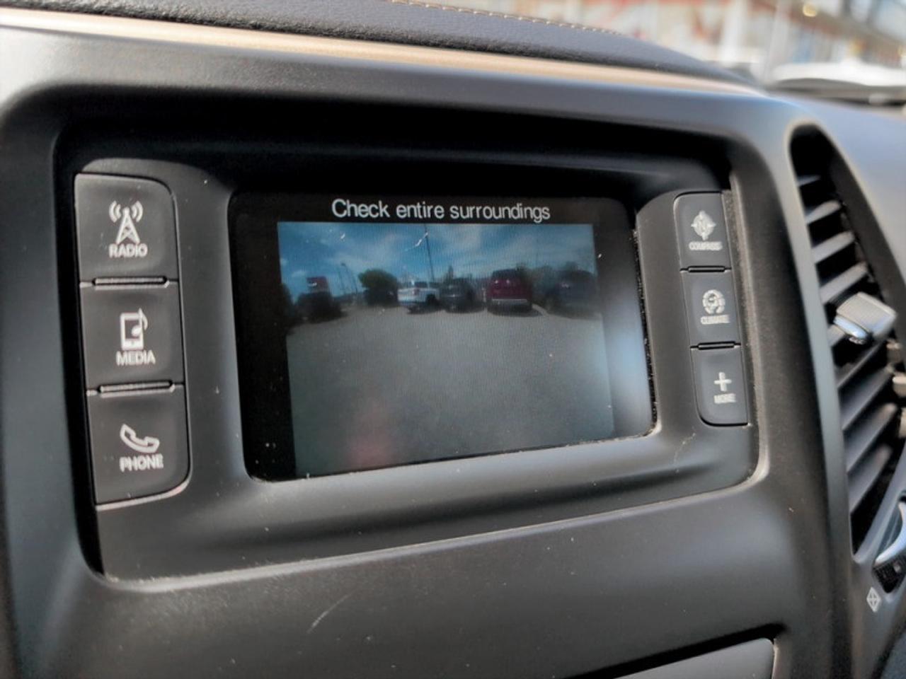 2018 Jeep Cherokee Sport Altitude  *3.2L PENTASTAR V6* Photo