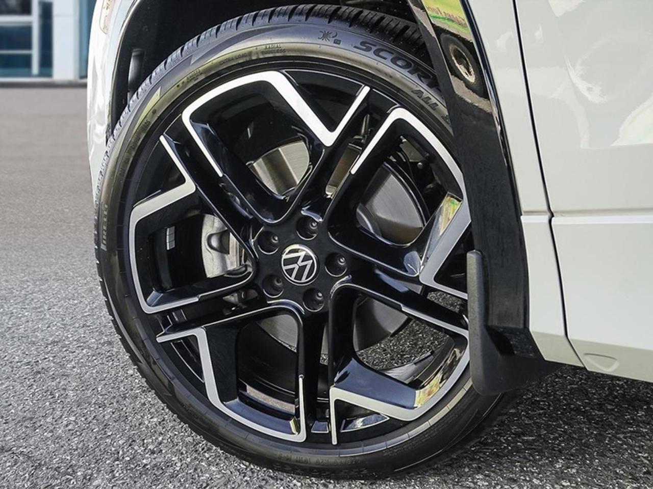 2026 Volkswagen Tiguan Highline Turbo R-Line Photo