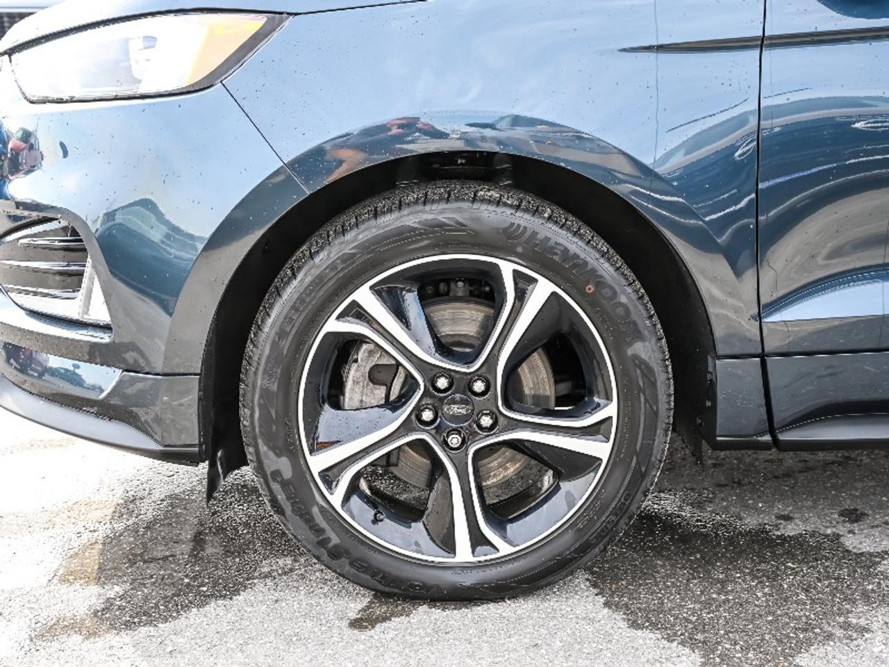 2023 Ford Edge ST Photo