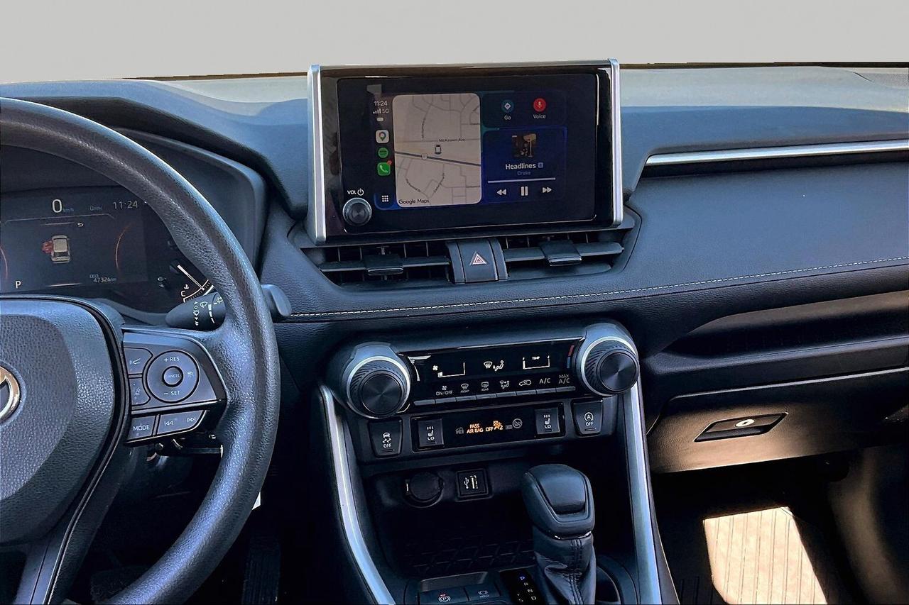 2024 Toyota RAV4 LE Photo