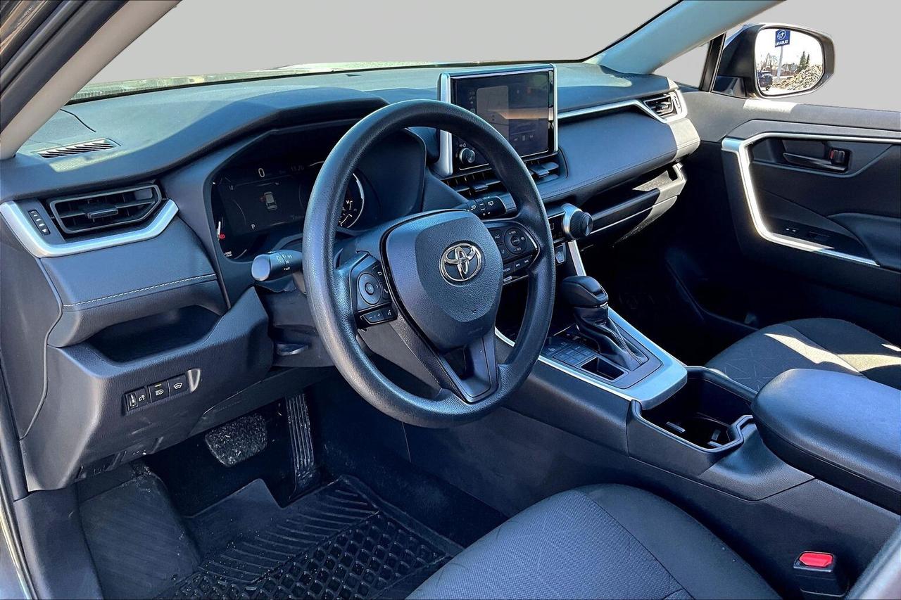 2024 Toyota RAV4 LE Photo