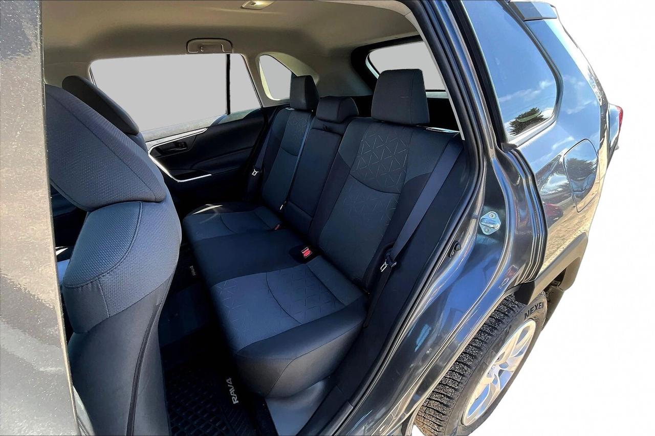 2024 Toyota RAV4 LE Photo